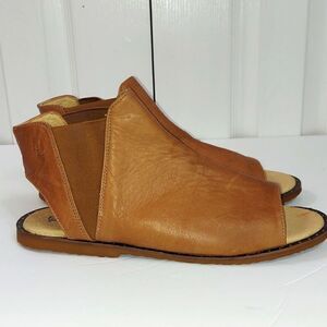 Luxe De Leon LDL Tan Leather Peep Toe Slide On Sandals Sz 9.5